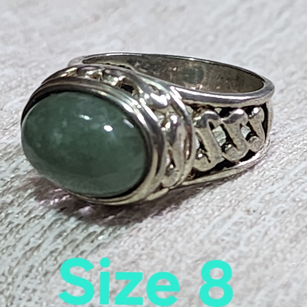 Vintage SU Sterling Silver Jade Green Stone Ring Size 8 Fine Jewelry